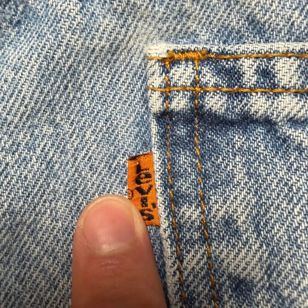 Vintage Levi's 550 Relaxed Fit Jeans Men 38x32 Light Wash Orange Tab Denim 1997